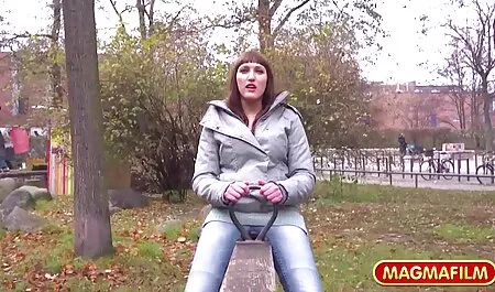 Chico porno romantico suave asertivo cogiendo el zumbido del calentador con flaco