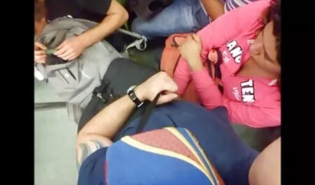 Después de una cena romántica, la pareja serviporno romantico tiene buen sexo de postre