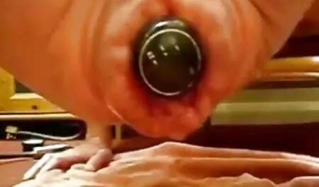 Perro videos porno romanticos gratis con una popa, un gran salto desde arriba con remolacha