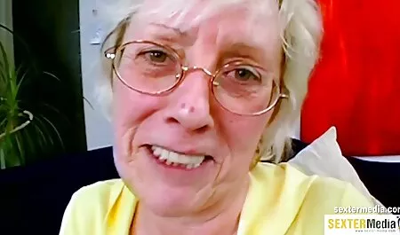 Mujer pornografia romantico con un profesor de yoga