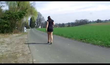 El hombre es fuerte serviporno romantico como su esposa chupando un extraño