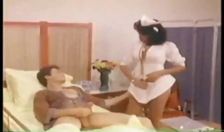 Vecinos pareja follando romanticamente tienen sexo con una chica de 18 años
