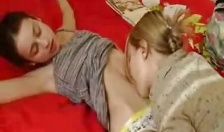 Su hermana de 18 años en ver porno romantico la sala de estar